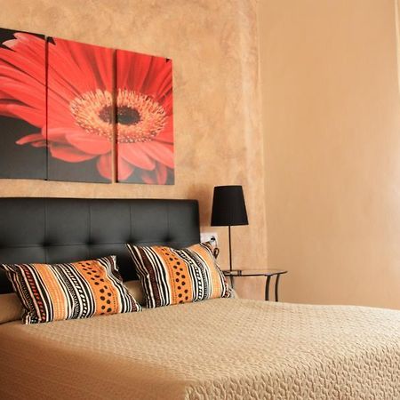 Hostal Rte. Elena Fuentes de Ebro Habitación foto